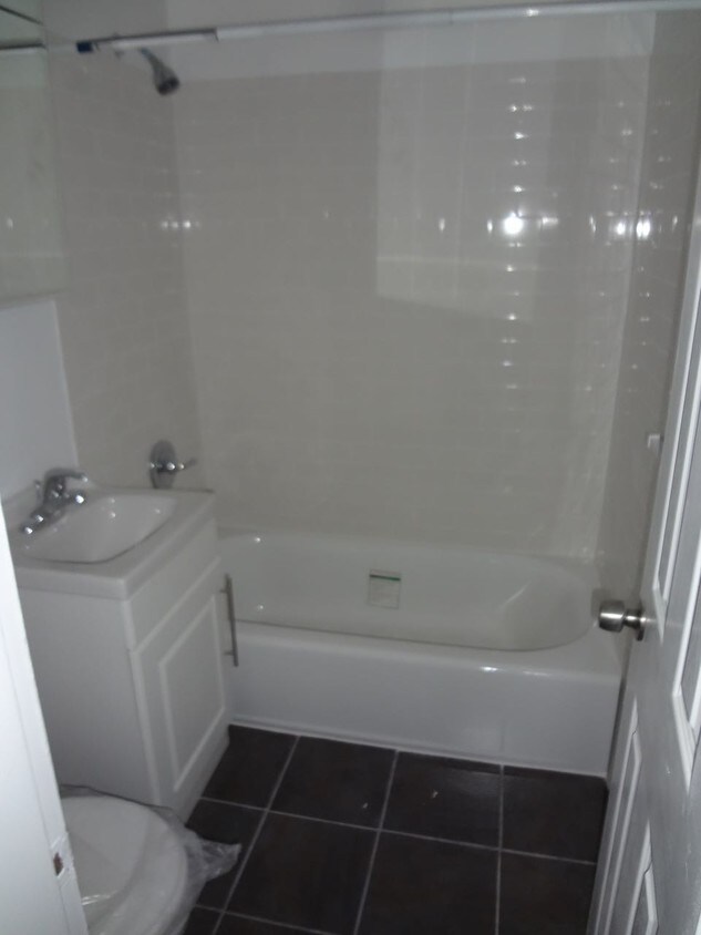 Building Photo - 247 W 26th St