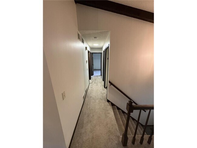 Foto del edificio - 571 County Rd B E