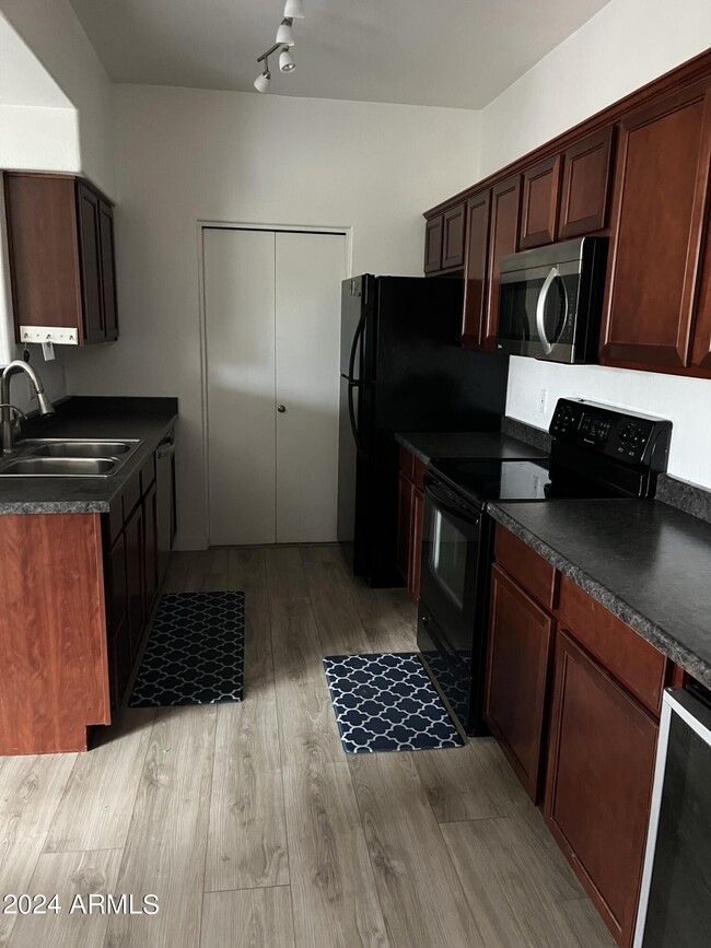 Foto del edificio - 3302 N 7th St