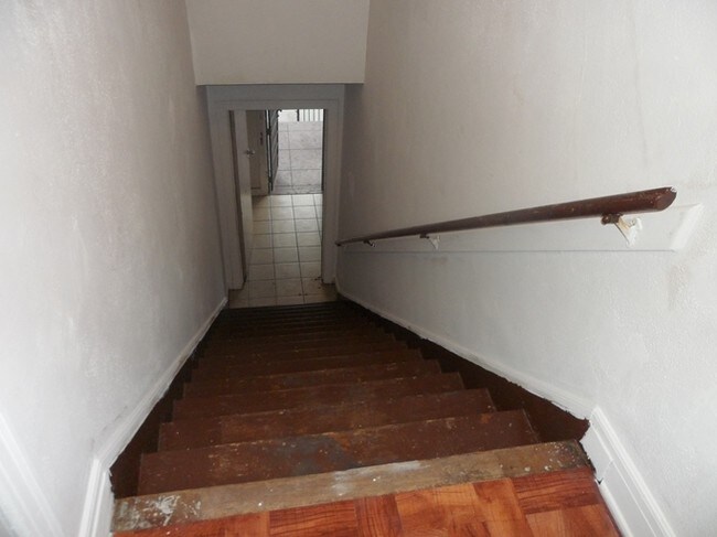  - 2156 City View Ave
