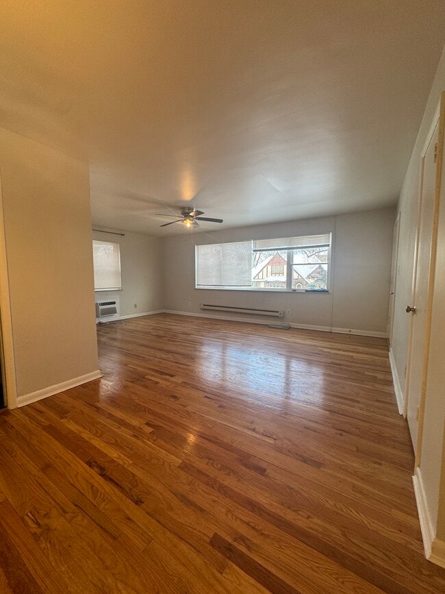 Building Photo - 1145 Fenmore Dr