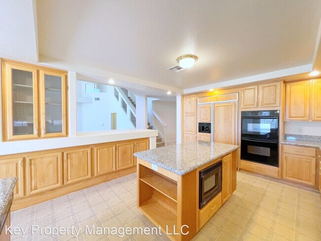 Building Photo - 6 br, 3.5 bath House - 6454 Bright Nimbus Ave