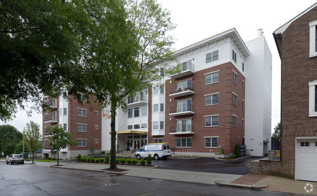 Building Photo - The Premier Apartments