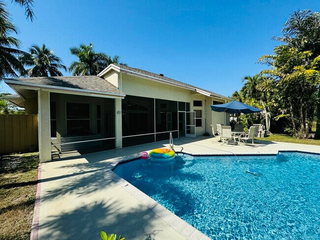 Building Photo - 6174 Royal Palm Beach Blvd