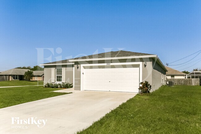 Foto del edificio - 3921 SW Kabane St