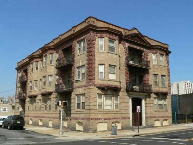 Primary Photo - 521 Pacific Ave