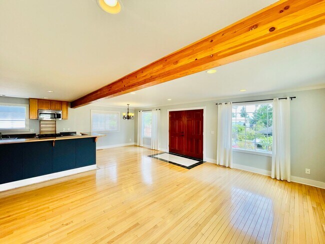 Foto del edificio - Luxurious 5 Bedroom House with 3 Car Garage!