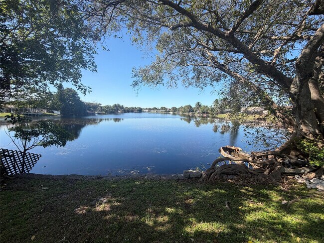 Foto del edificio - 6791 NW 32nd Ave