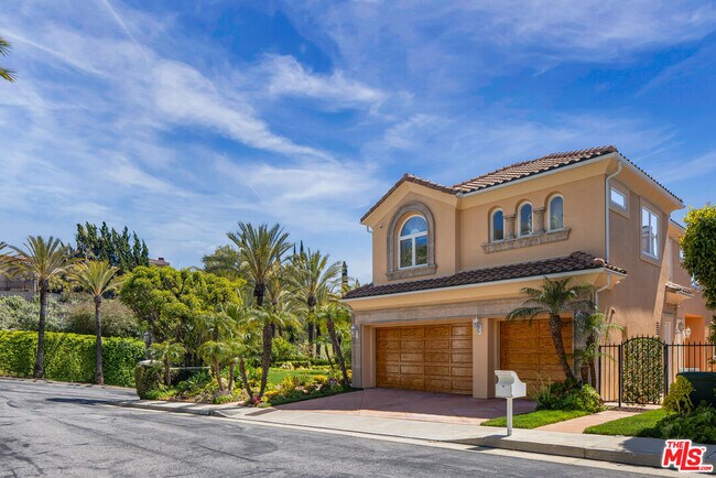 Building Photo - 16800 Calle Montecito
