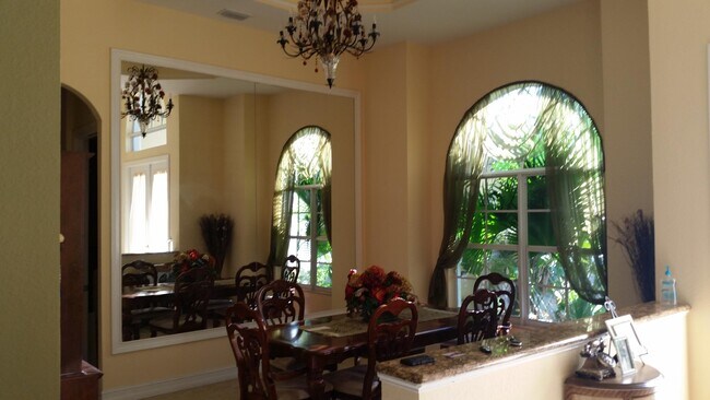 Building Photo - 3073 SW Savona Blvd