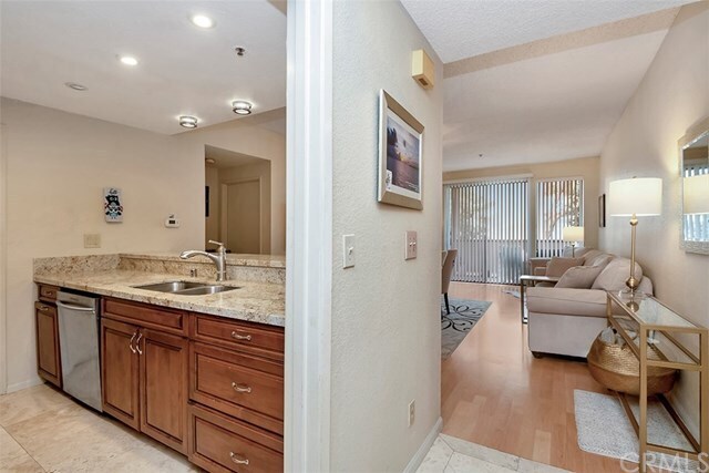 Building Photo - 2563 Plaza del Amo Plz
