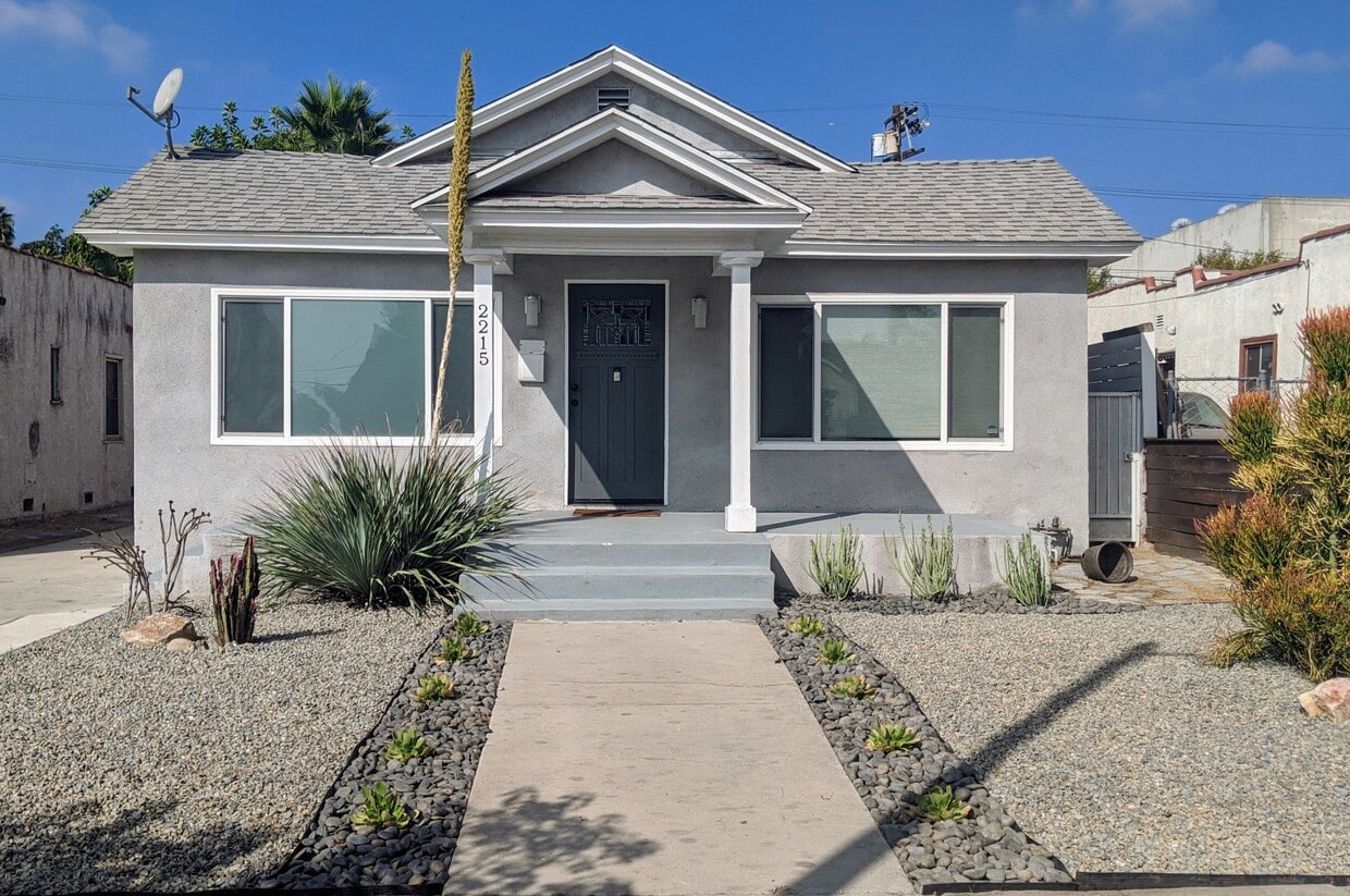 Primary Photo - 2215 S Highland Ave