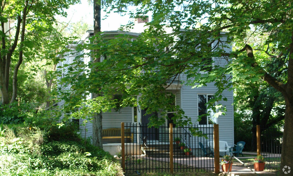 Primary Photo - 1217 W 8th Ave