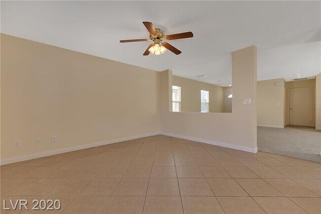 Building Photo - Silverado Ranch Single Family!!