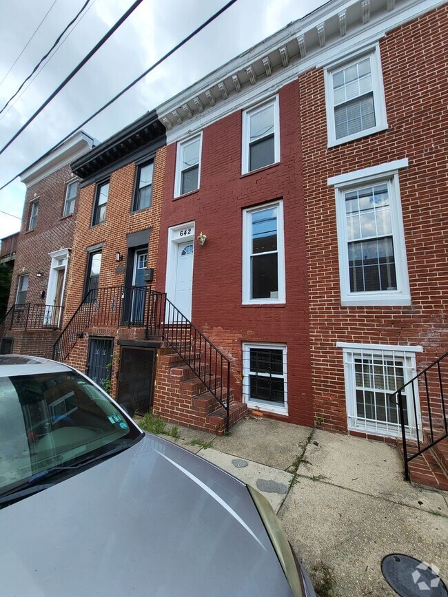 Building Photo - 642 Wyeth St
