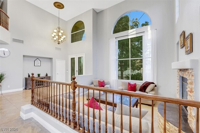 Foto del edificio - 9495 Vieno Canyon St