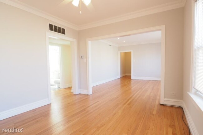 Building Photo - 2525 W Ardmore Ave