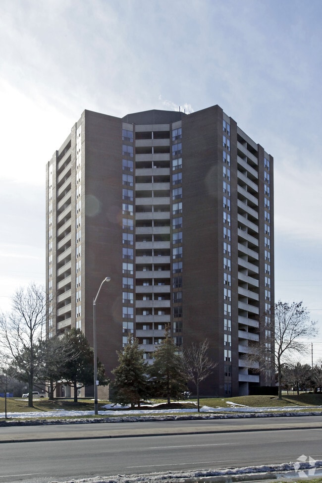 Photo du bâtiment - Rathburn Apartments