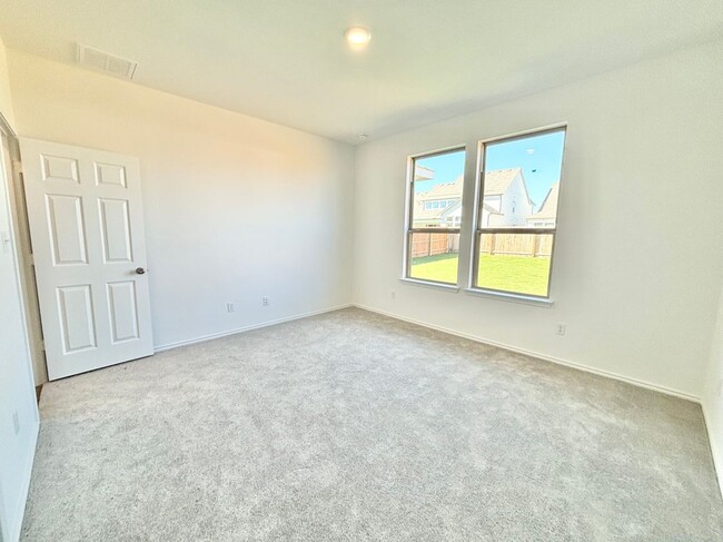Building Photo - 117 Redonda Dr