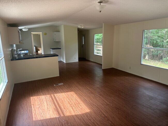 Foto del edificio - 153 Baywood Trail