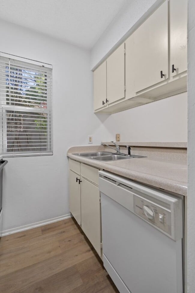 Building Photo - 4105 Speedway, Unit 203