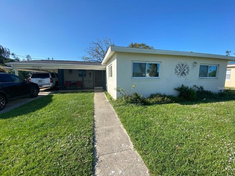 Foto principal - 6048 Merril St