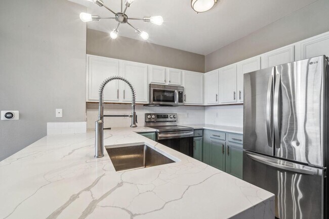 Foto del edificio - 4110 S Lake Dr