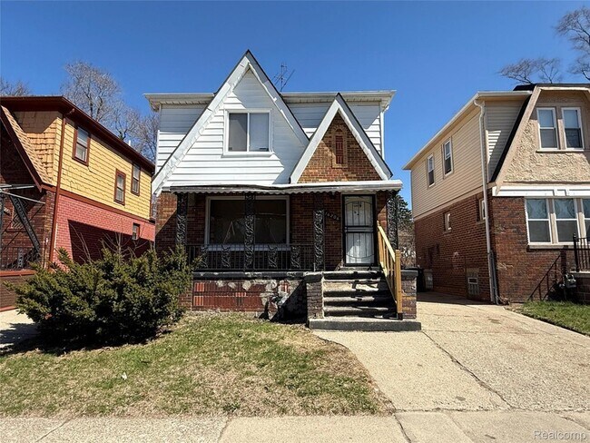 Building Photo - 16206 Snowden St