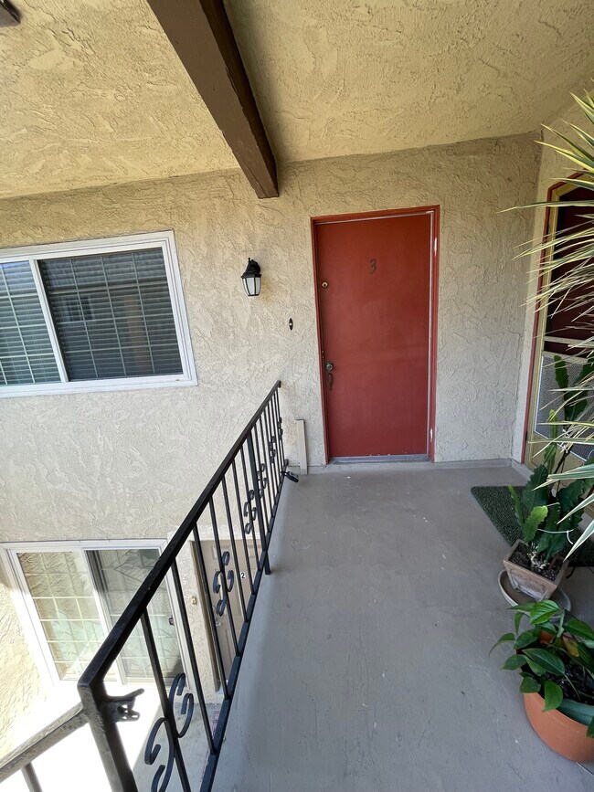 3624 Del Amo #3 - 3624 Del Amo Blvd