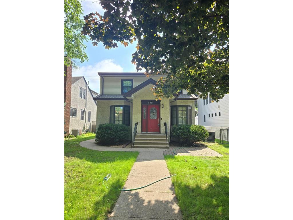 Foto principal - 5317 Abbott Ave S