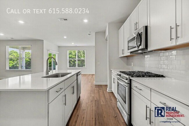 Building Photo - 1029 Ewell Farm Dr