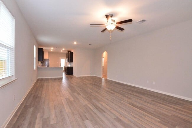 Building Photo - 146 Star Spangled Dr