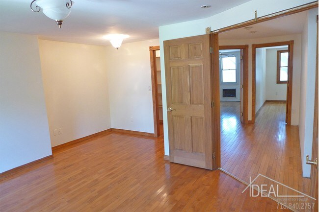Building Photo - 502 President Street #1R