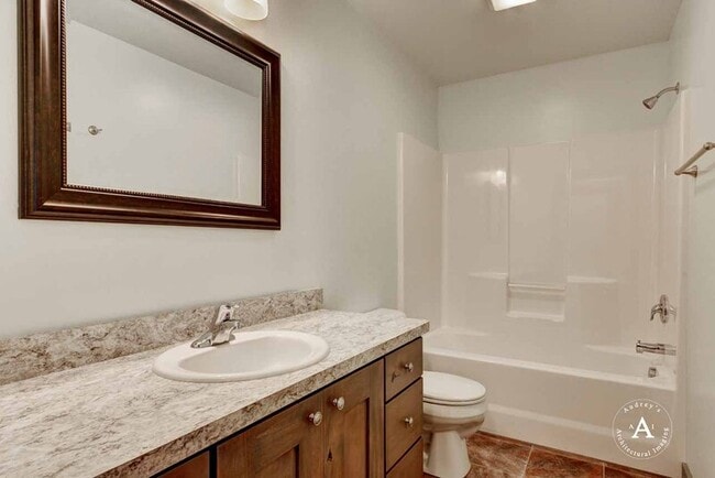 Building Photo - 2058 Gold Ave