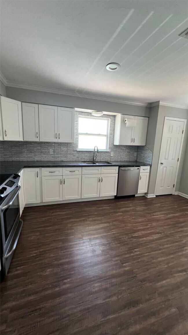 Foto del edificio - 5706 Avenue T