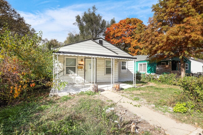 Photo - 3532 Caroline Ave House