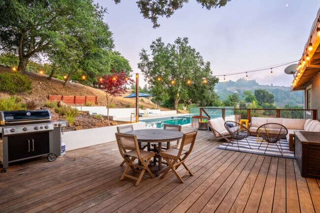 Foto del edificio - 6864 Eagle Ridge Rd