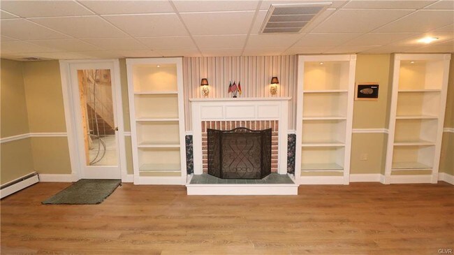 Foto del edificio - 530 Cherryville Rd