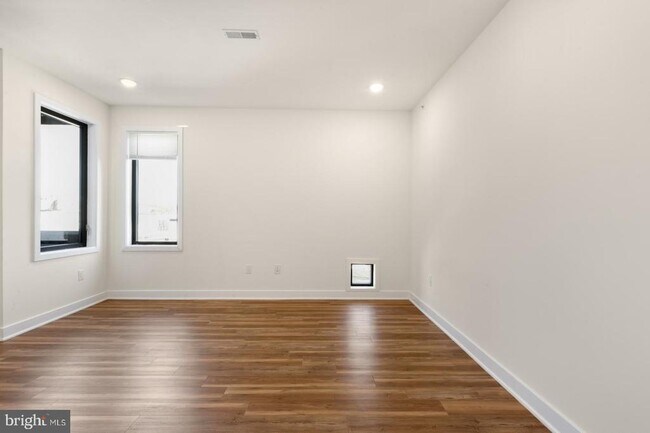 Foto del edificio - 2411 Kensington Ave