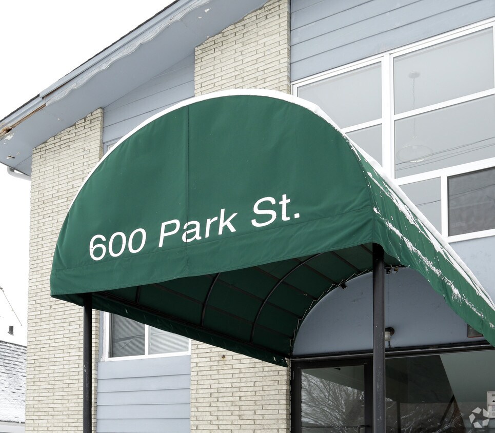 Foto del edificio - 600 Park St