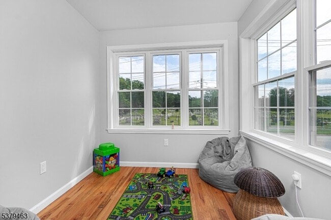 Building Photo - 24 Lawnwood Ave
