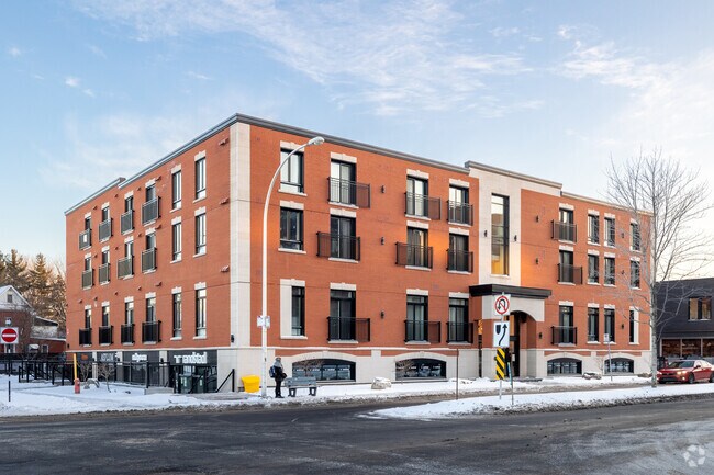 Photo du bâtiment - 450-460 Rue Saint-Charles O