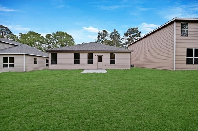 Exterior Back Yard - 16502 Piper Ln