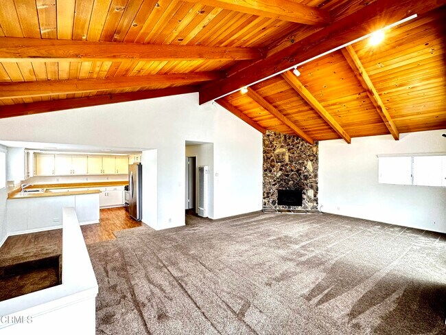 Building Photo - 136 Santa Paula Ave