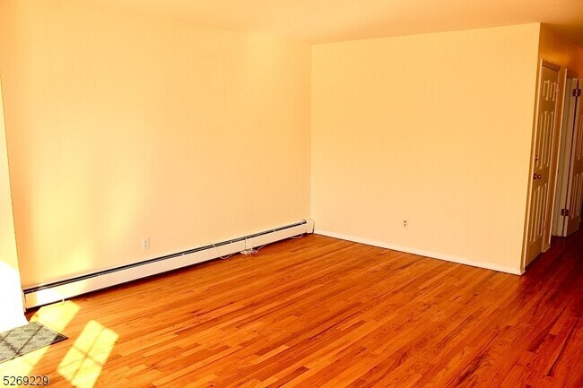 Foto del edificio - 2779 Morris Ave