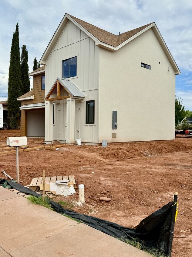Building Photo - BRAND NEW Three Bedroom Home in Downtown W...