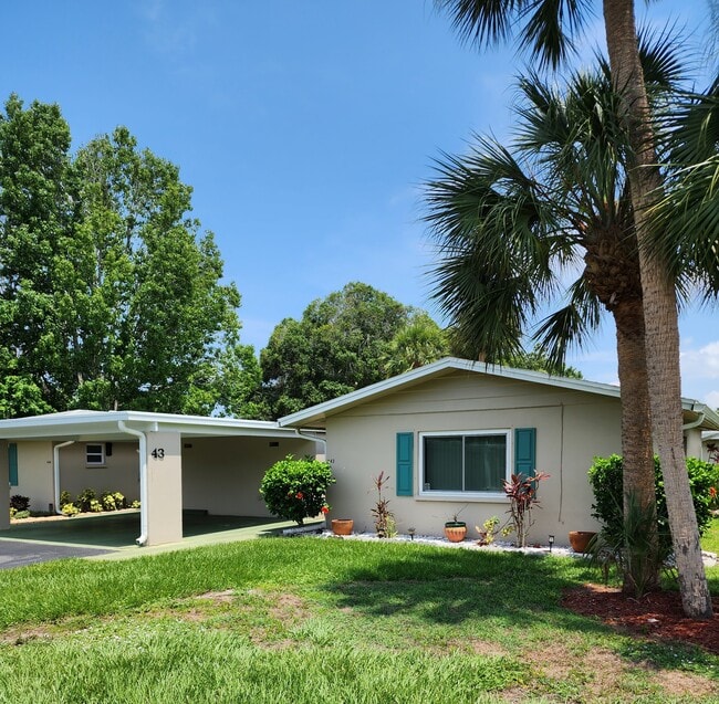 Unit #43 - 43 Strathmore Blvd Apartment