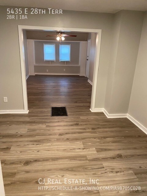 Foto del edificio - 5435 E 28th Terrace
