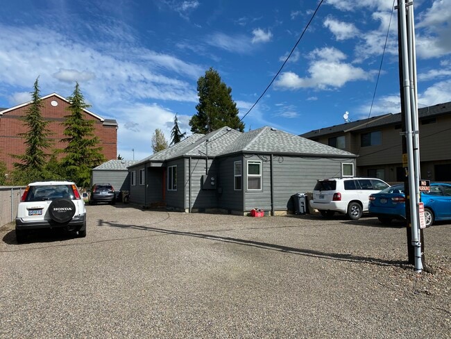 Building Photo - 1115 SW 26th St