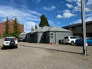 Building Photo - 1115 SW 26th St